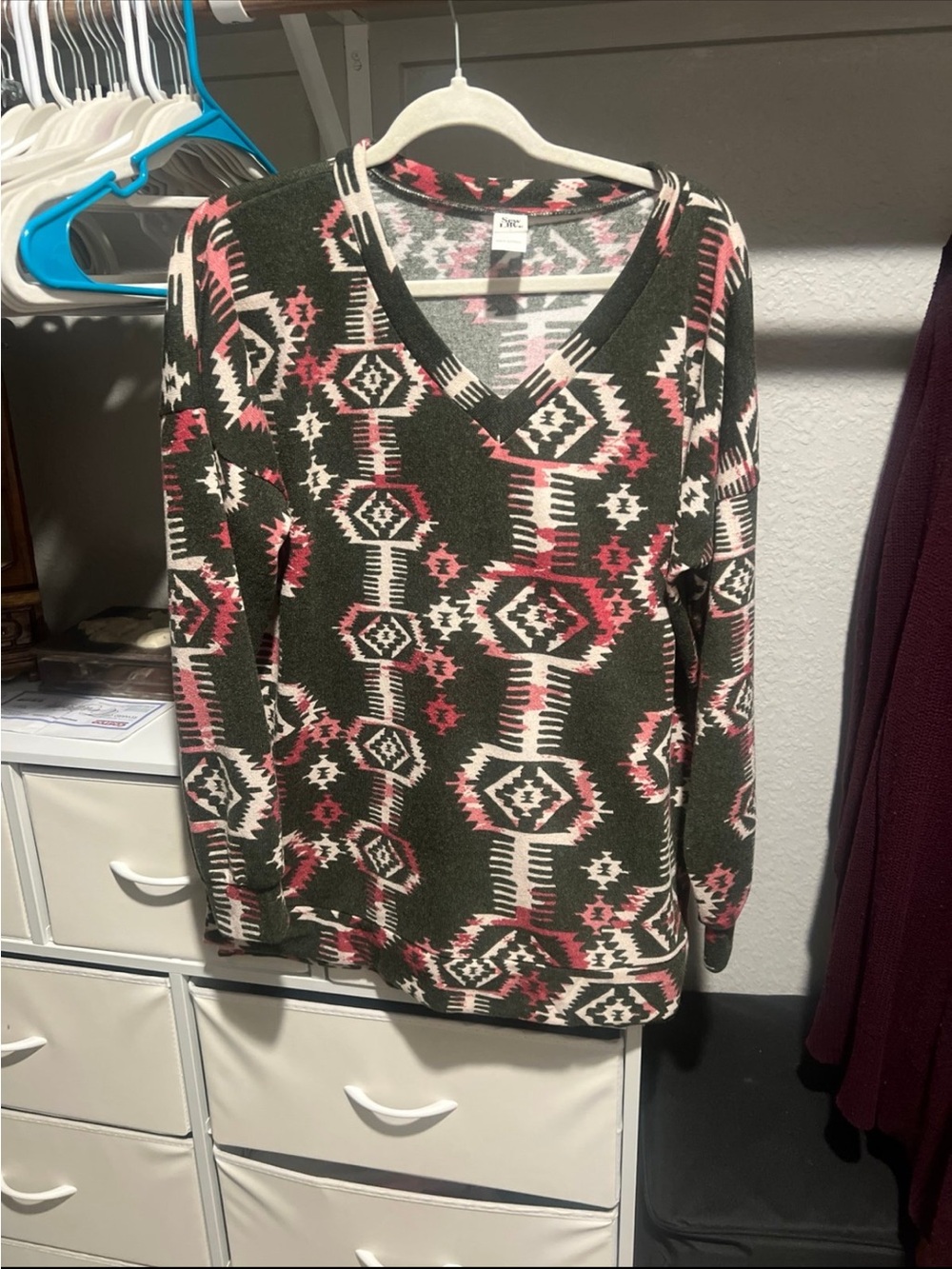 Women's V-Neck Aztec Pattern Sweater - Olive & Pink